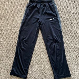 Boys Nike Drifit pants. Size medium.